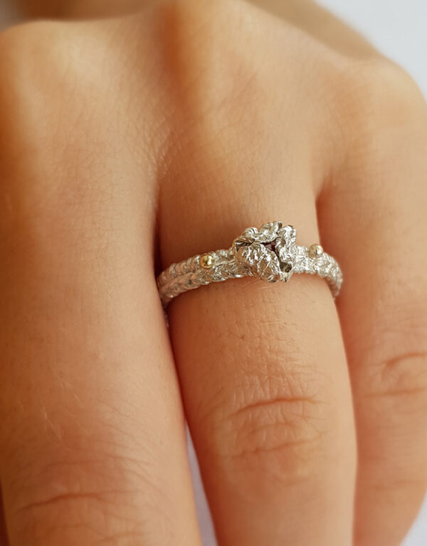 crochet silver ring with garnet - Copy