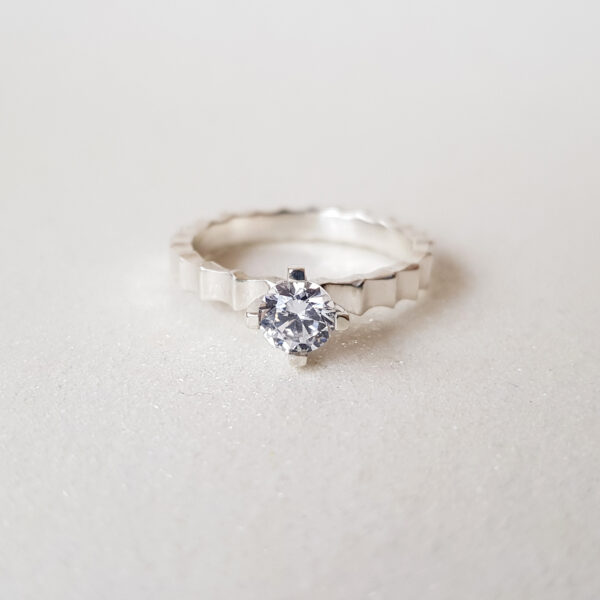 netradicinis suzadetuviu ziedas vilniuje