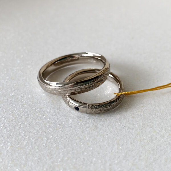 netradiciniai vestuviniai ziedai baltas auksas