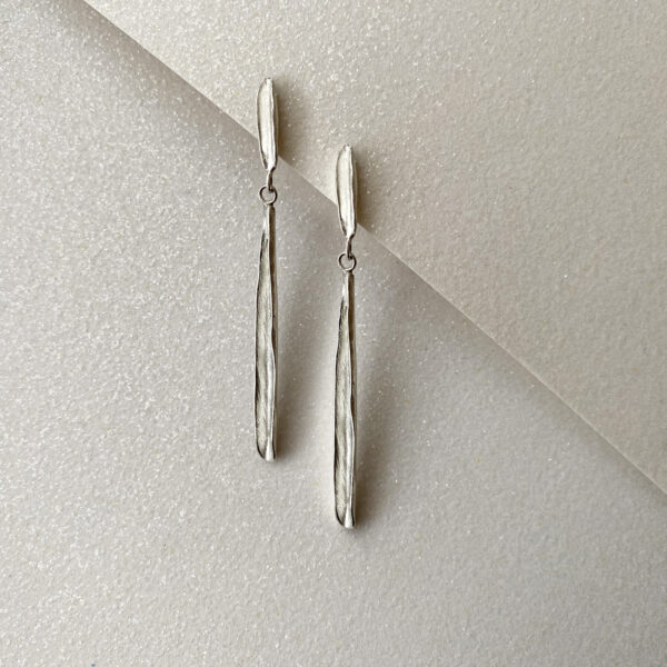 netradiciniai sidabro auskarai