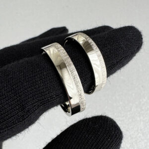 Balto aukso vestuviniai žiedai