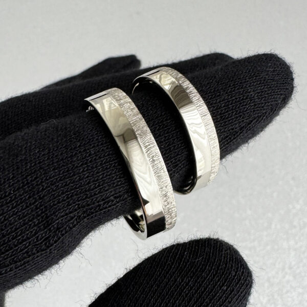 Balto aukso vestuviniai žiedai