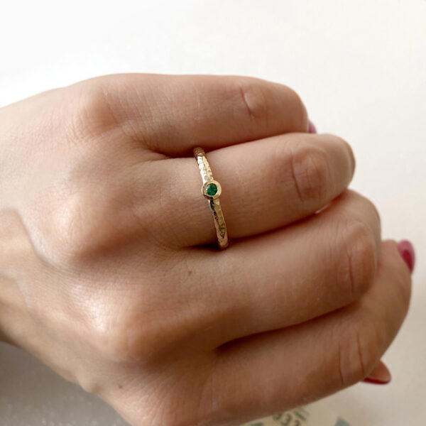 geltono aukso ziedas kaldintas