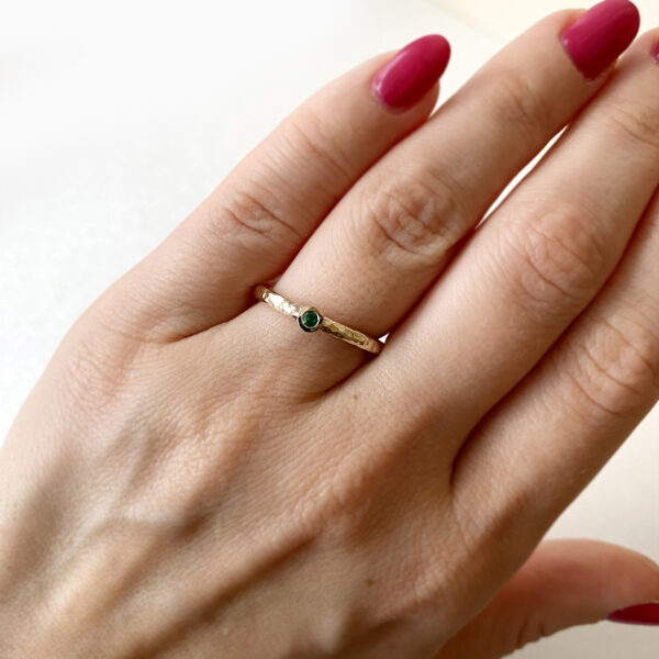 kaldintas aukso ziedas