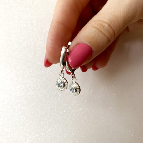 Auskarai su akvamarinais