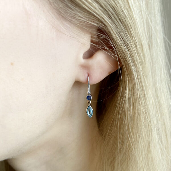 Auskarai su safyrais ir topazais Auskarai su safyrais ir topazais