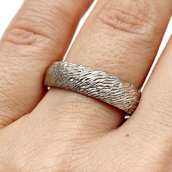 Tekstūriniai vestuviniai žiedai