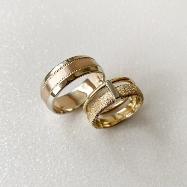 vestuviniai ziedai skirtingu aukso spalvu skirtingų spalvų vestuviniai žiedai