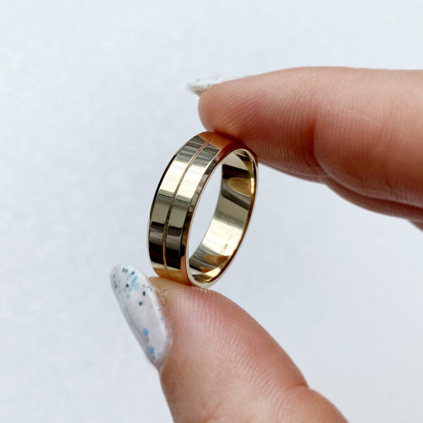 Modernus geltono aukso vestuvinis vyriškas žiedas