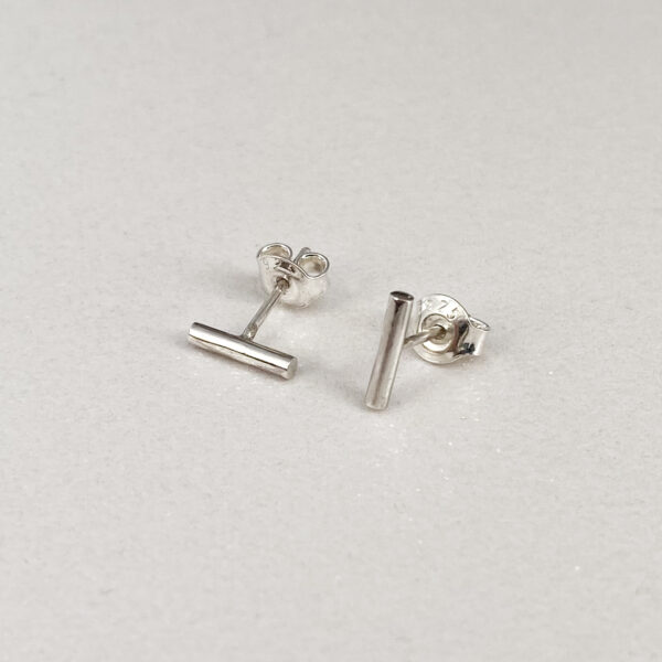 Sidabriniai minimalistiniai auskarai