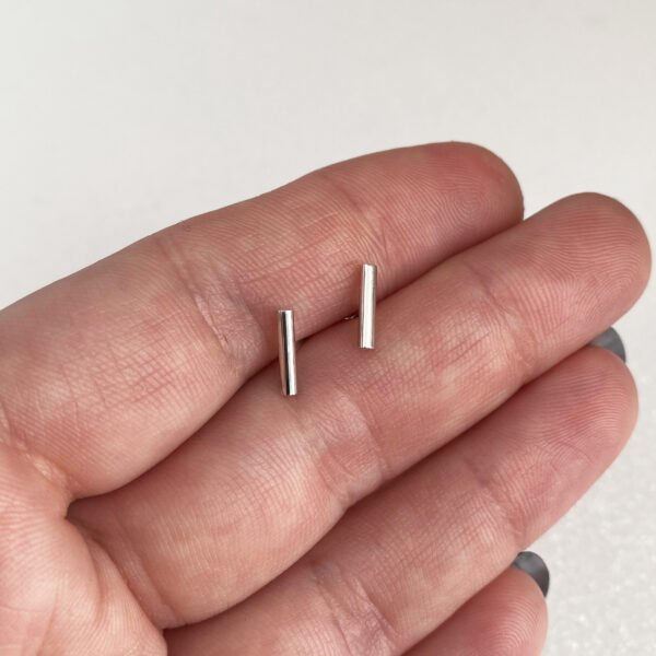 Sidabriniai minimalistiniai auskarai