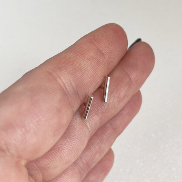 Sidabriniai minimalistiniai auskarai